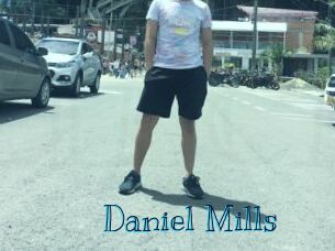 Daniel_Mills