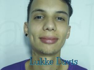 Lukke_Davis