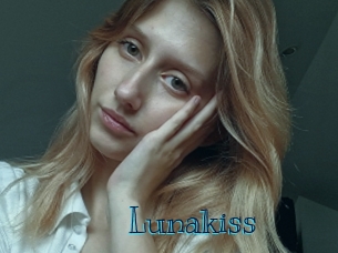 Lunakiss
