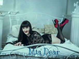 Mia_Dear_
