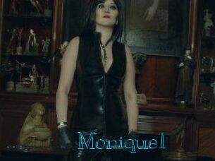 Monique1