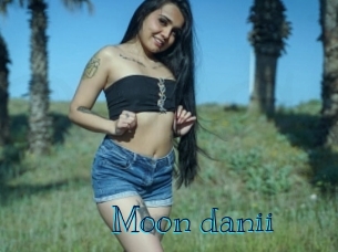Moon_danii
