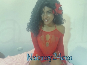Naomy24cm