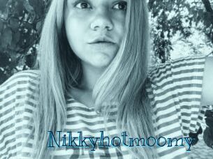 Nikkyhotmoomy