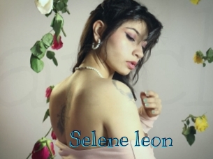 Selene_leon