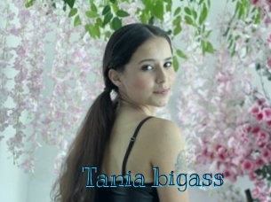 Tania_bigass